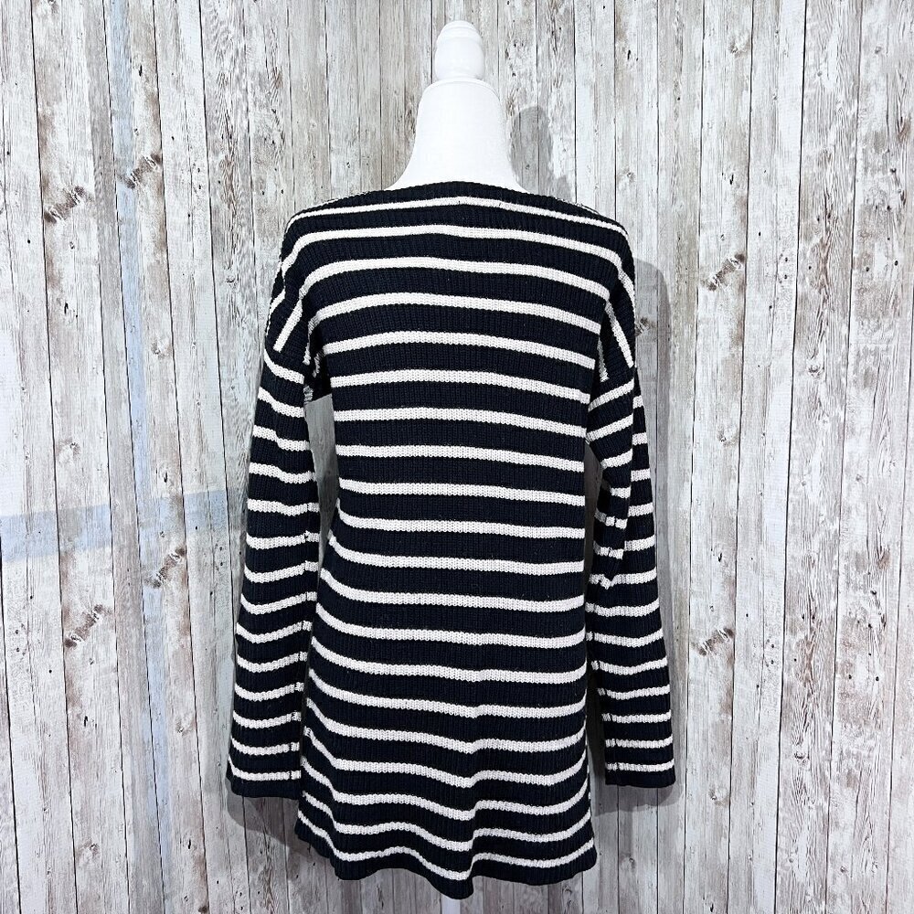 Women's Old Navy Sweater | Black & White | Scoop Neck | Medium | Tunic Length - Picture 4 of 12
